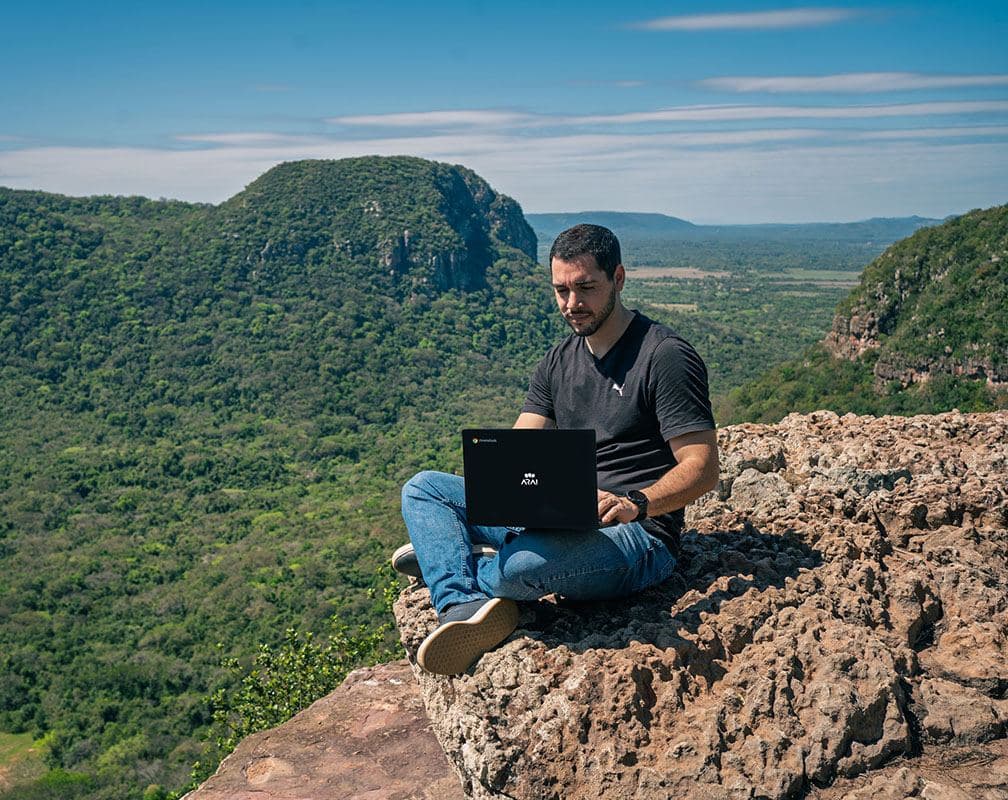 Chromebook LTE Arai Stratus ME1 de 12 pulgadas